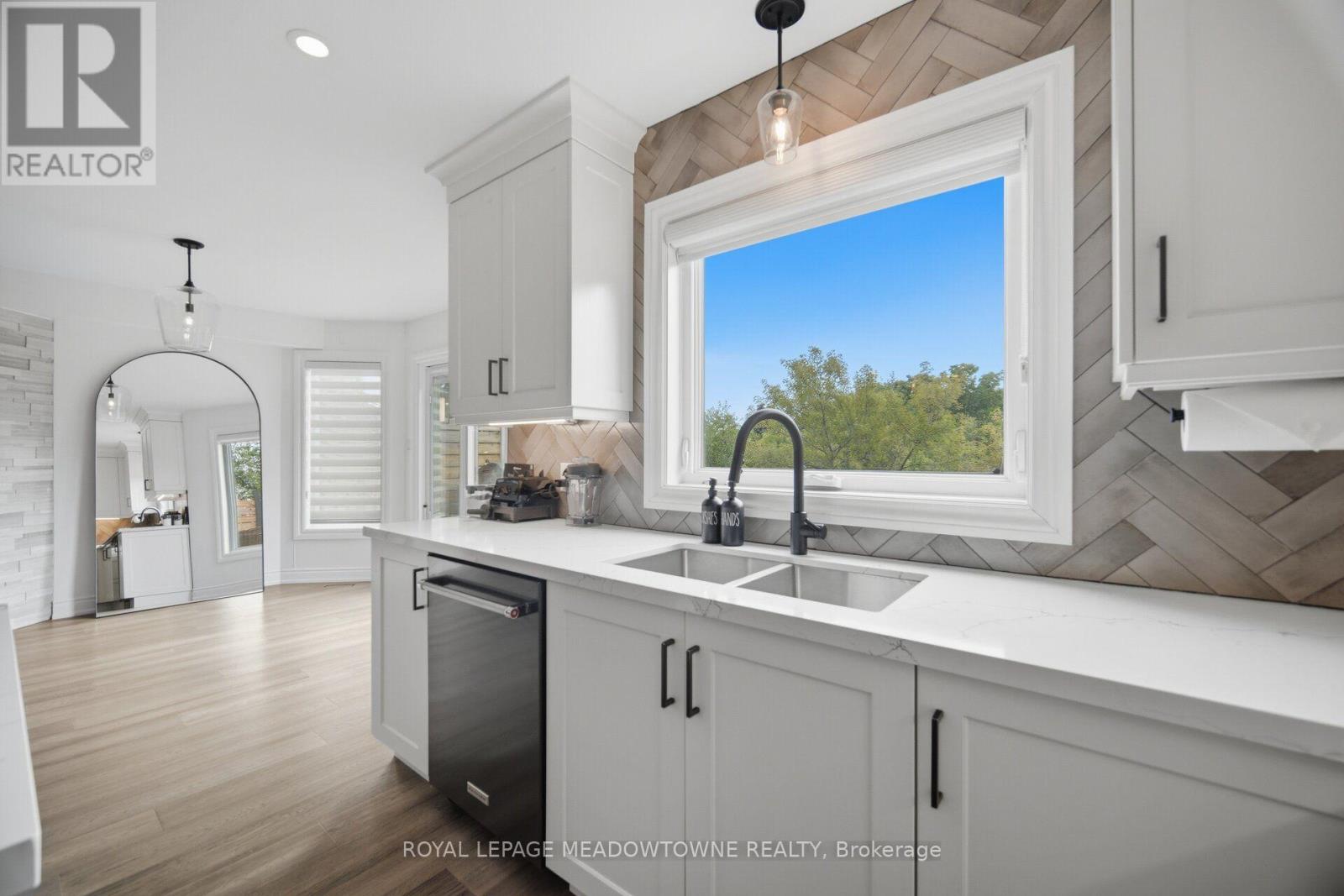 6878 SUMMER HEIGHTS DRIVE - 9