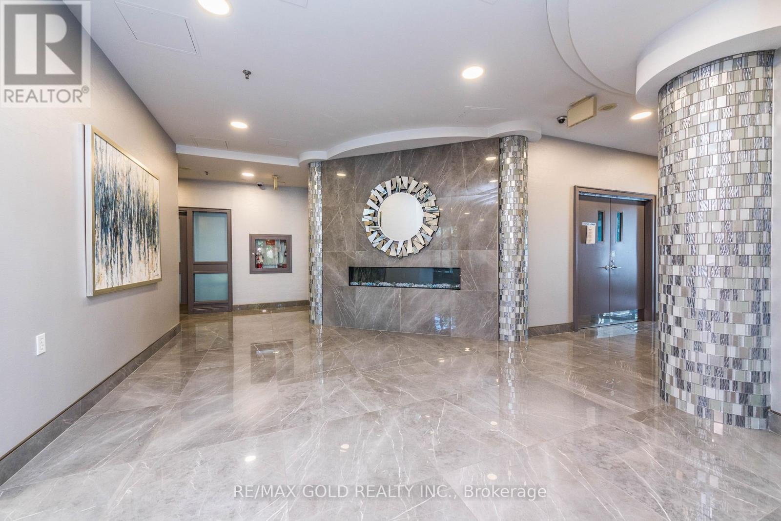 #1003 200 BURNHAMTHORPE ROAD - 28