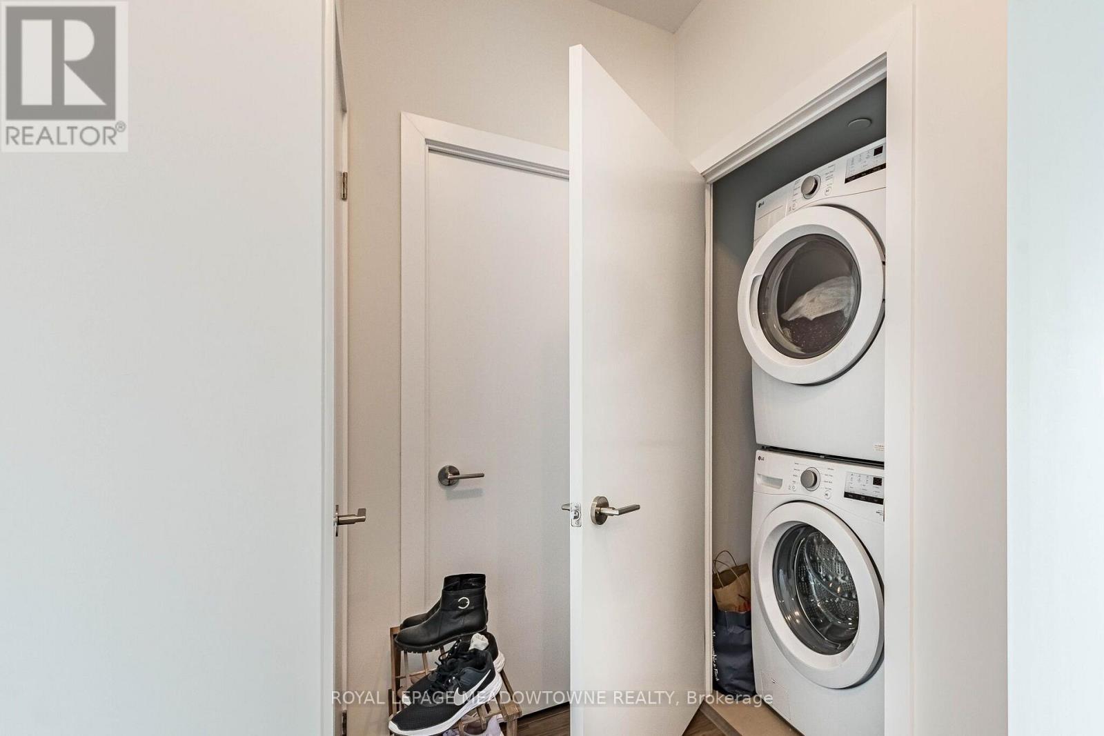 #1202 430 SQUARE ONE DRIVE - 20
