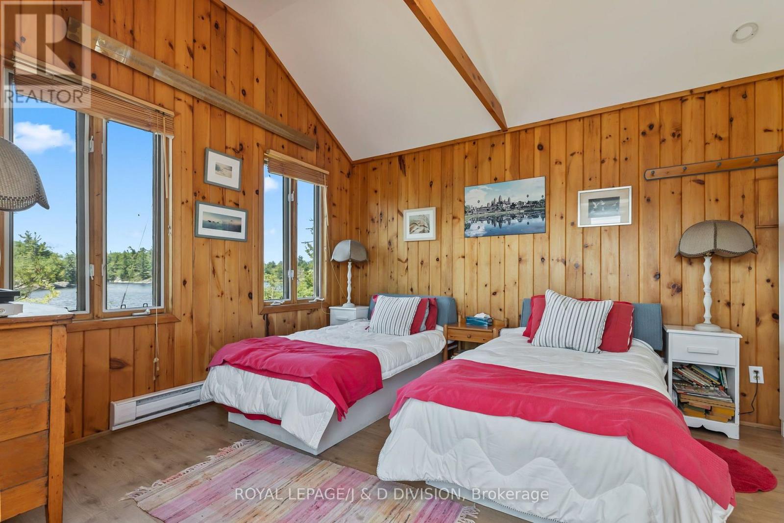 1 B254 EMERALD ISLAND - 30