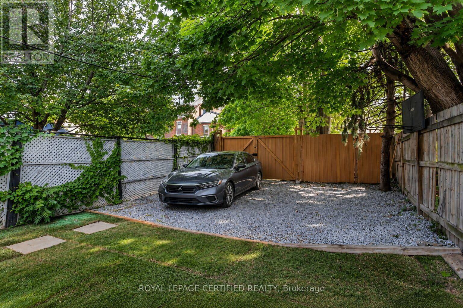 176 EMERALD STREET N - Image 3