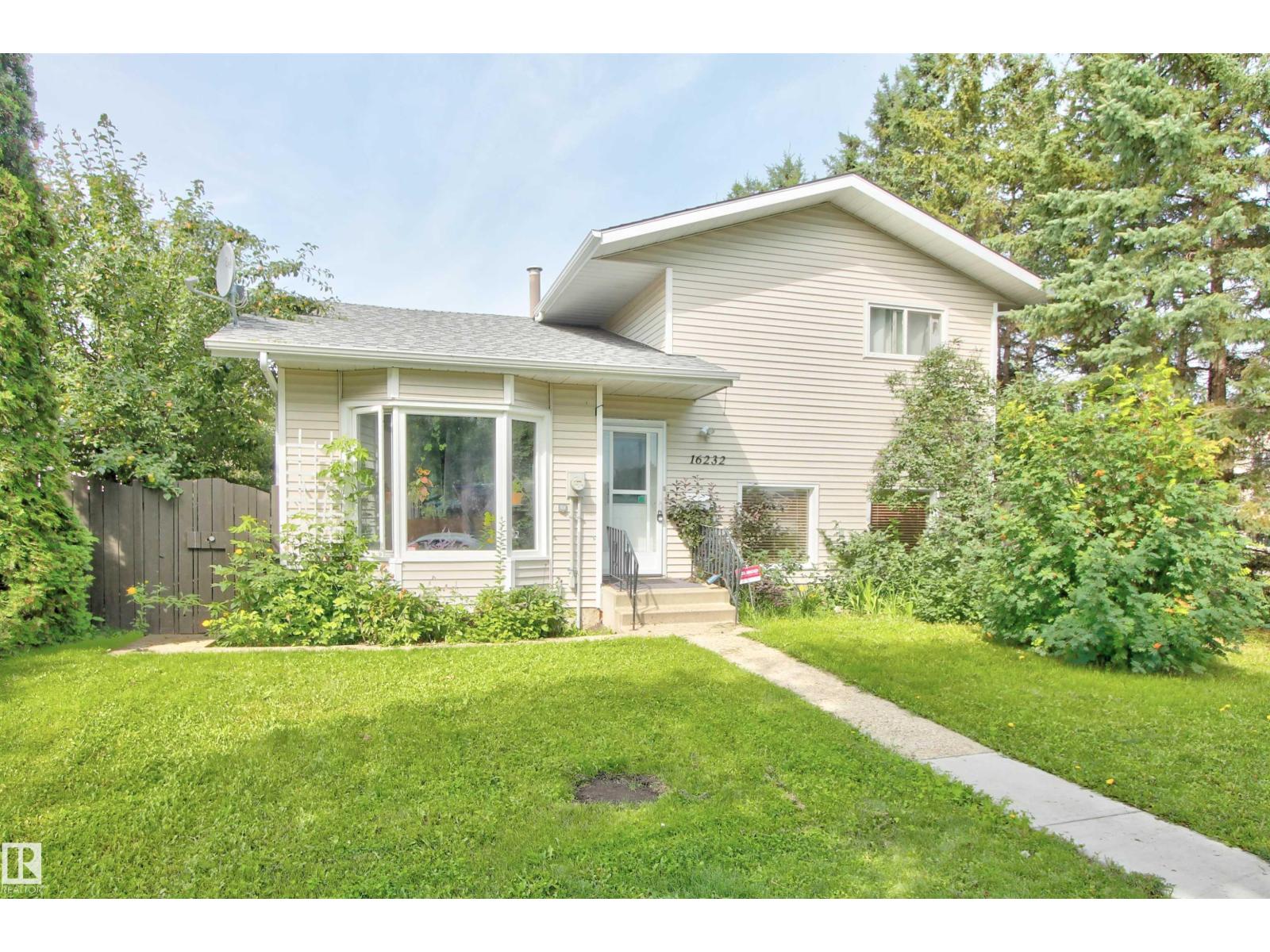 16232 100 ST NW, Lorelei, Edmonton photo 1