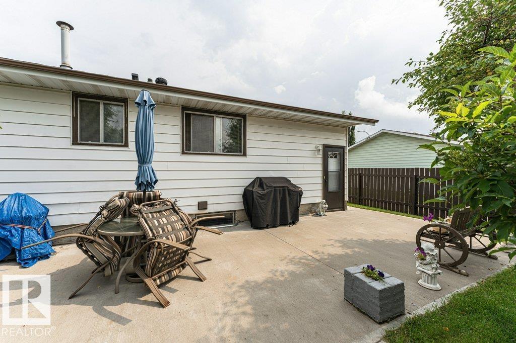 5036 47 ST - 52