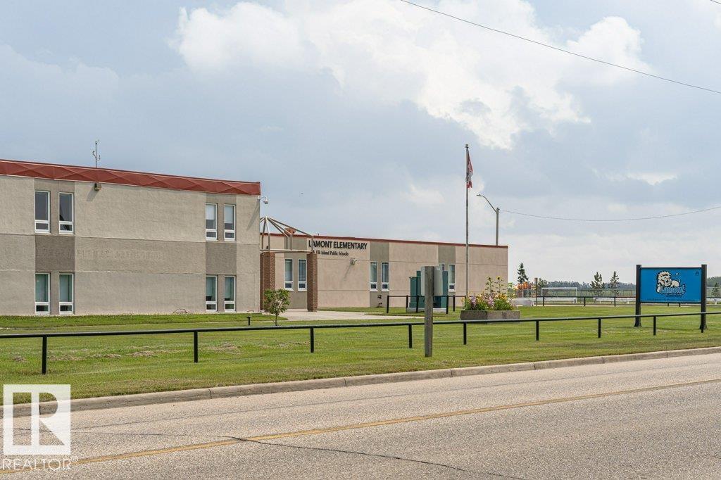 5036 47 ST - 59