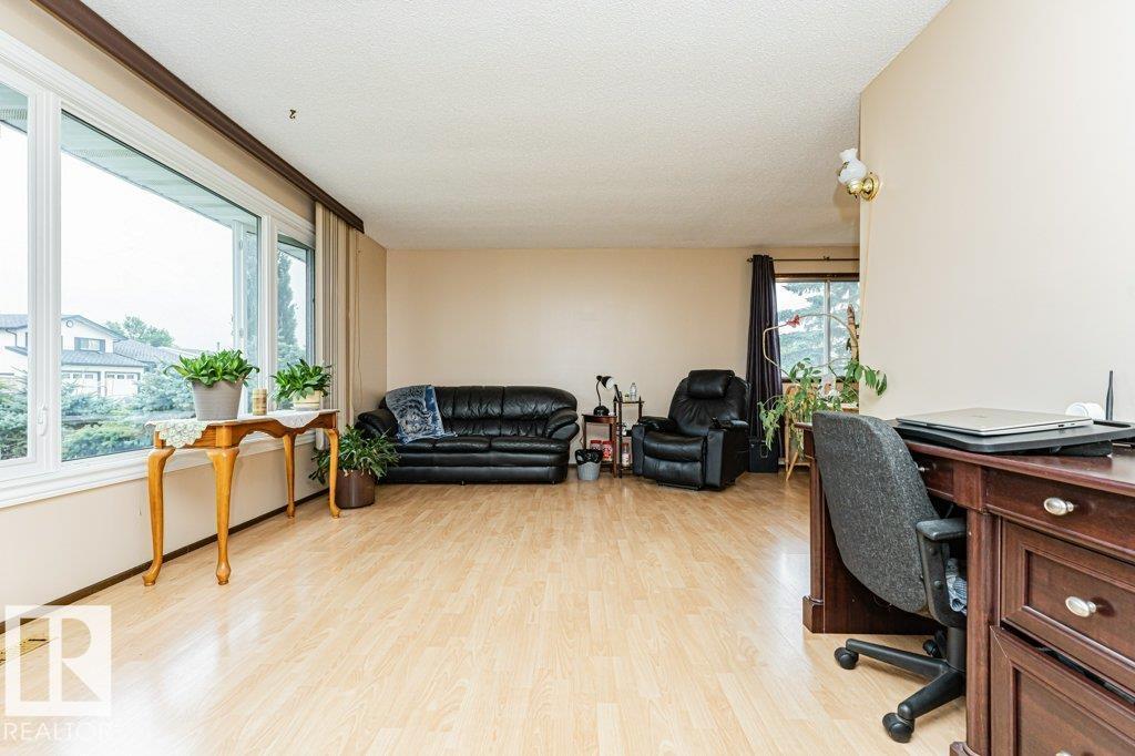 5036 47 Street - Photo 9