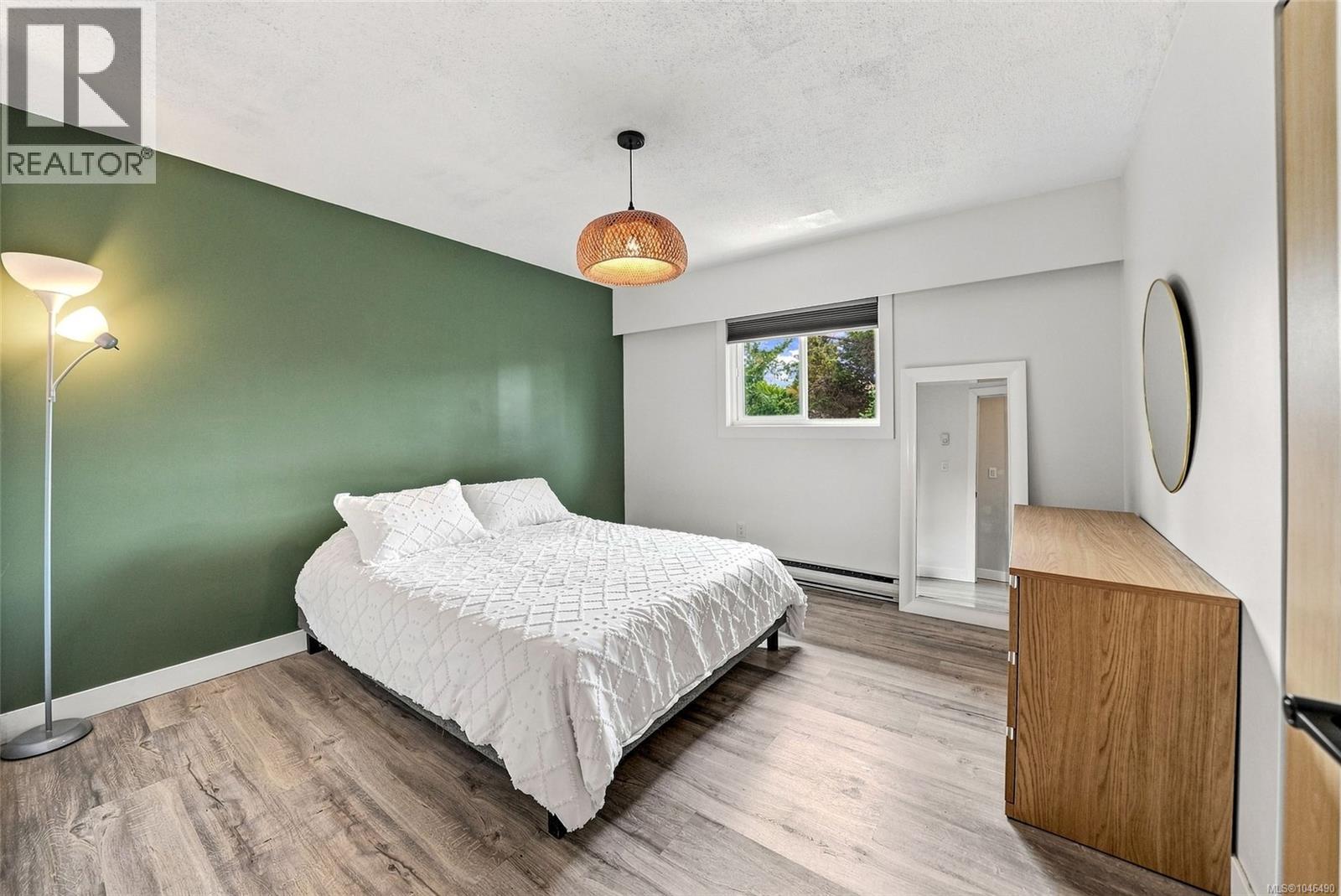 744 Newcastle Ave - 13