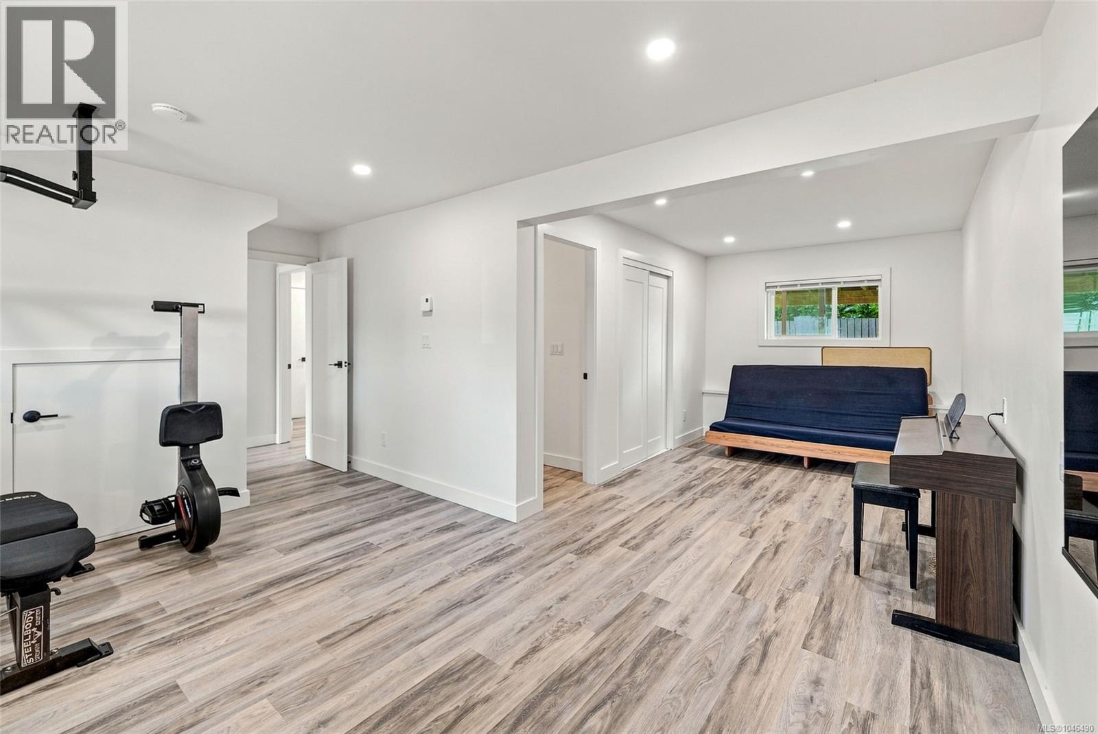 744 Newcastle Ave - 19