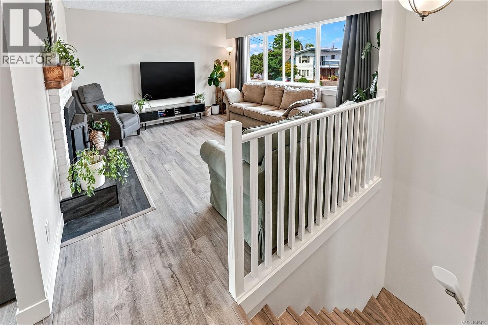 744 Newcastle Ave - 34