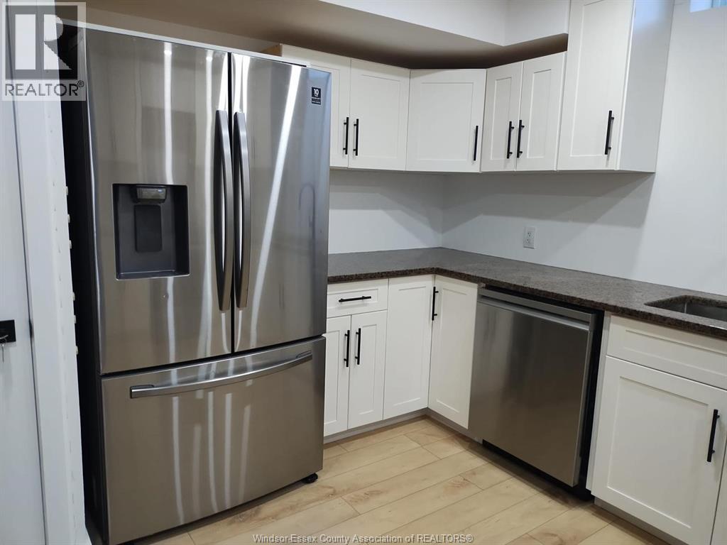631 HOLBURN STREET Unit# LOWER, Windsor — photo 2