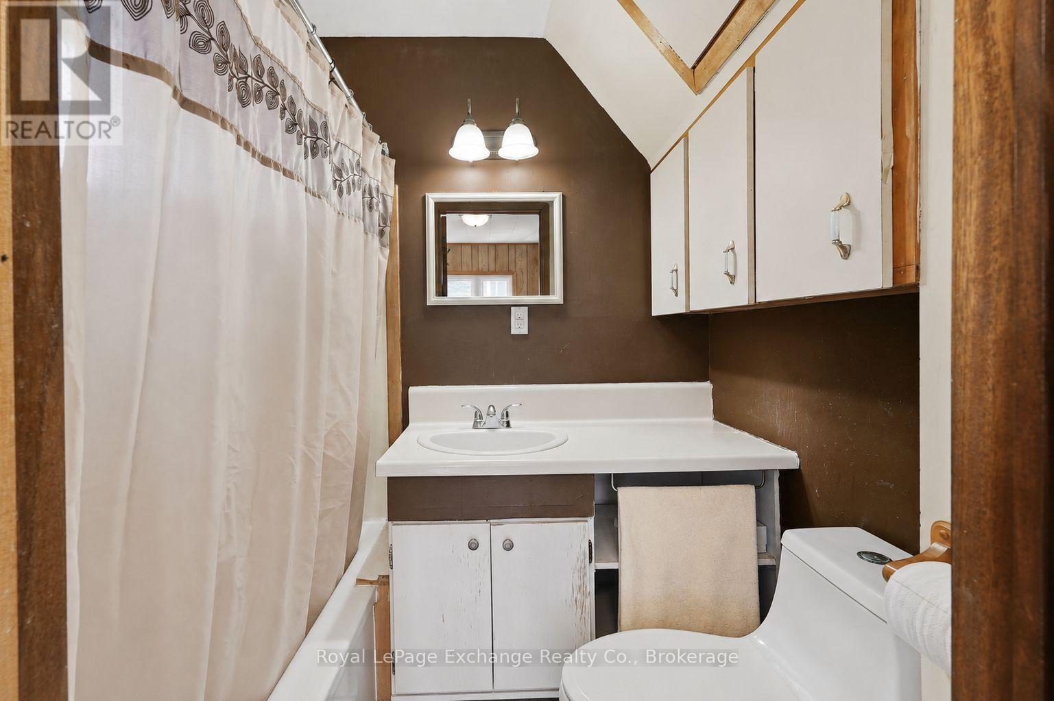 588 11TH AVENUE - 16