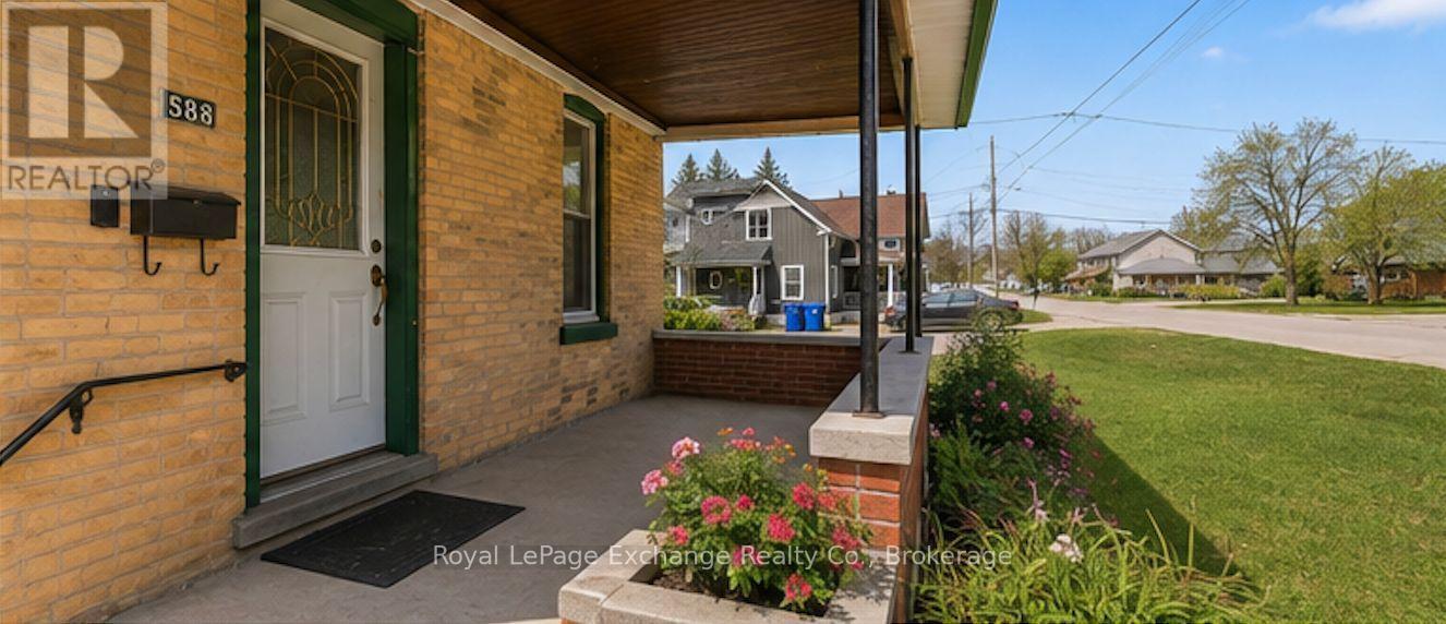 588 11TH AVENUE - 4