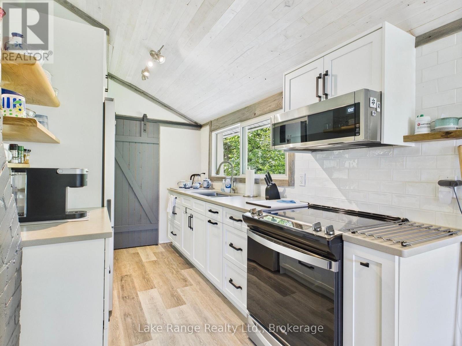 924 SAUGEEN STREET - Image 7