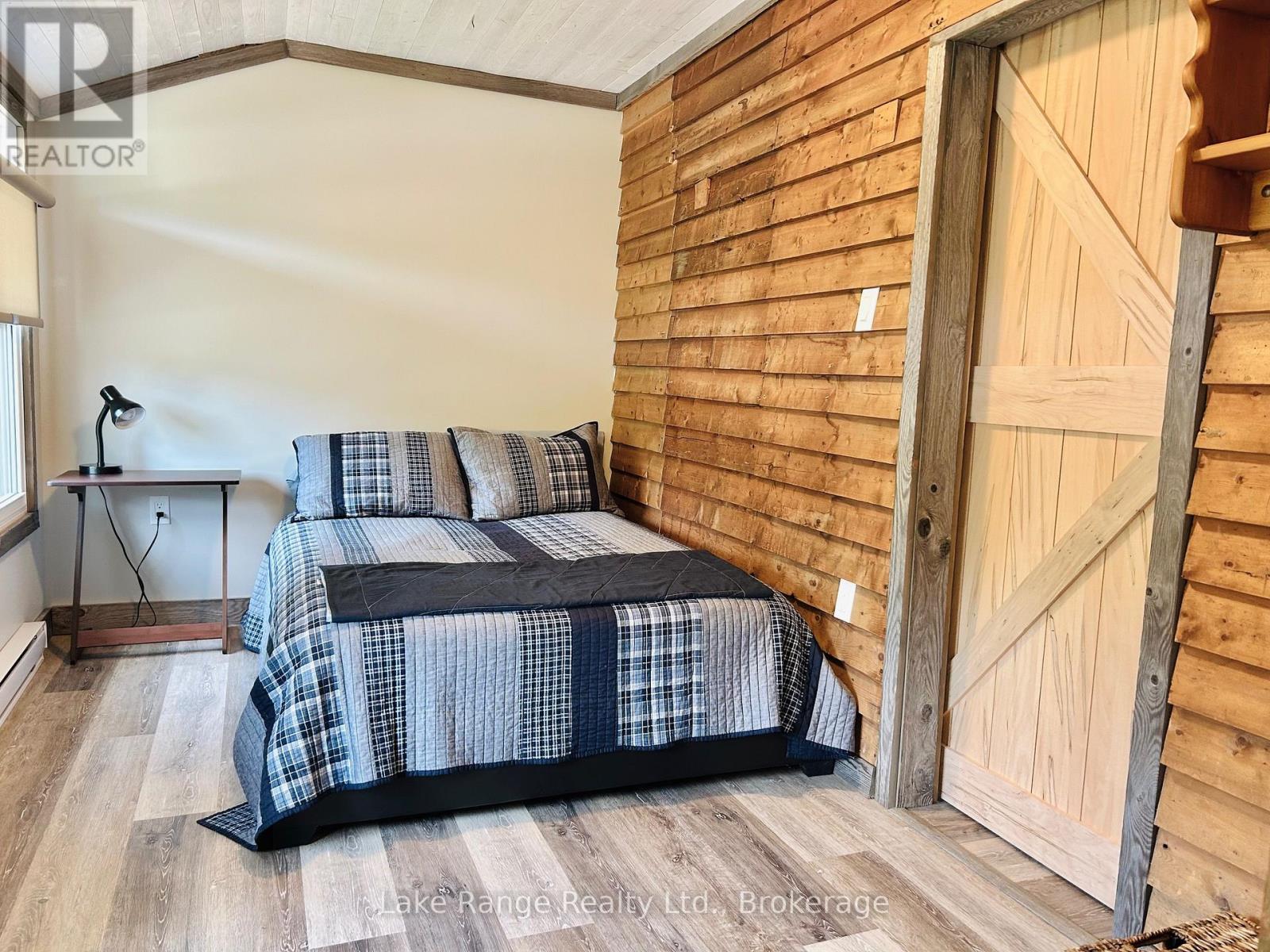 924 SAUGEEN STREET - Image 14