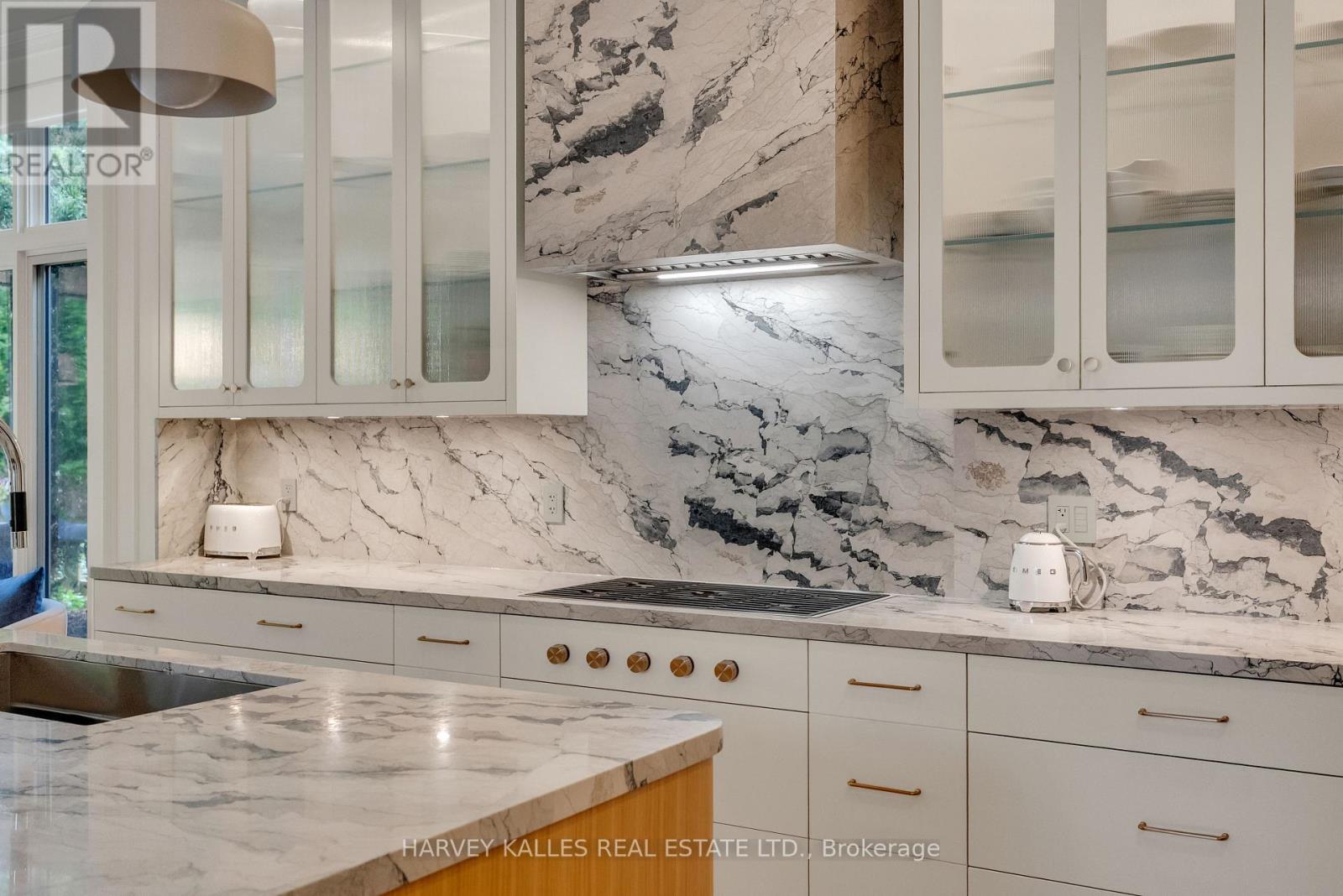 82 SHERWOOD AVENUE - 14
