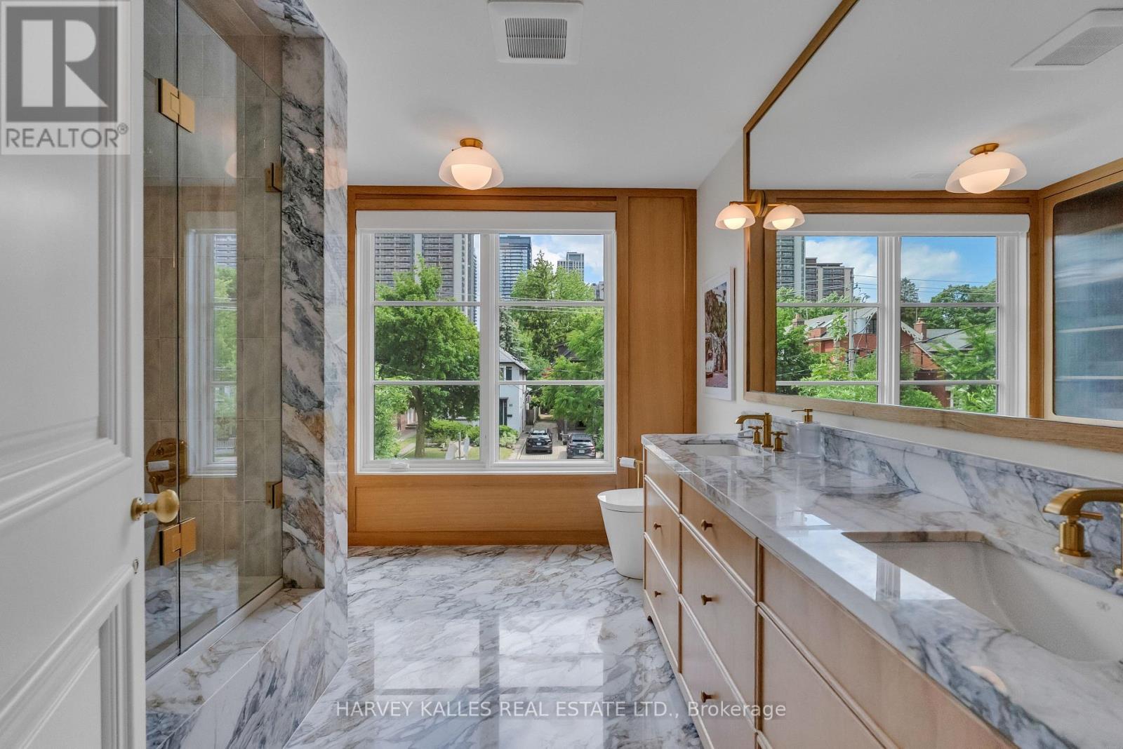 82 SHERWOOD AVENUE - 38
