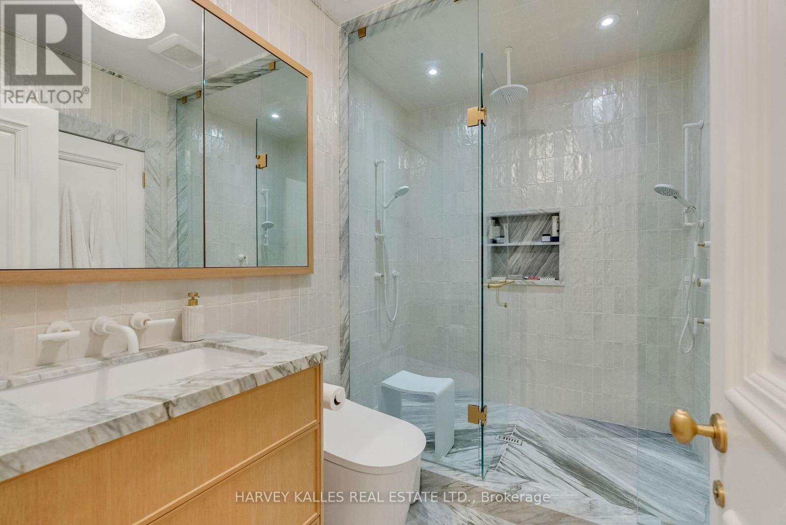 82 SHERWOOD AVENUE - 46
