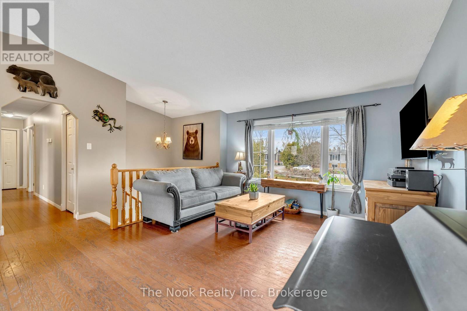 31 CARLTON CRESCENT - Image 6