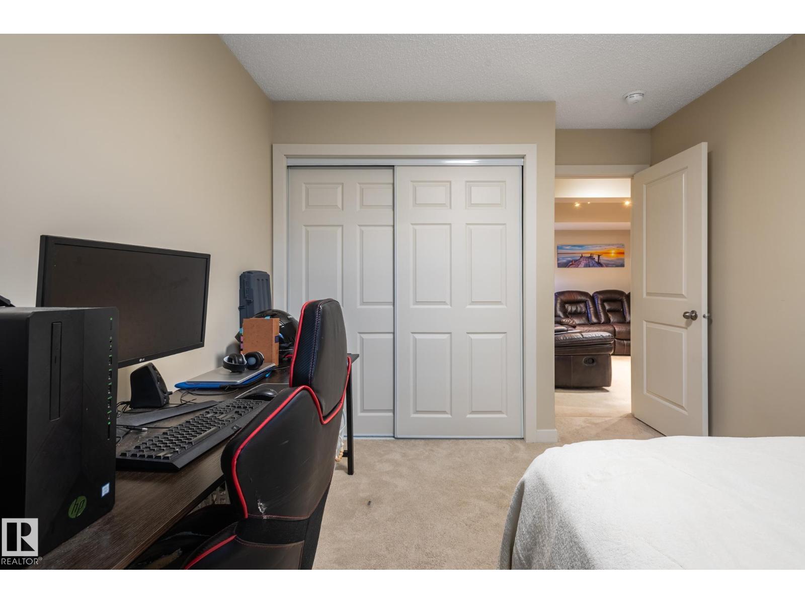 1747 HAMMOND Crescent NW - Photo 31