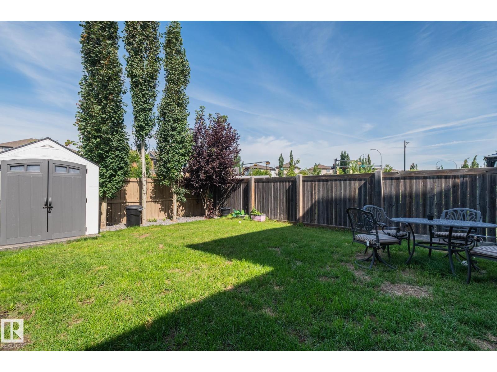 1747 HAMMOND Crescent NW - Photo 34