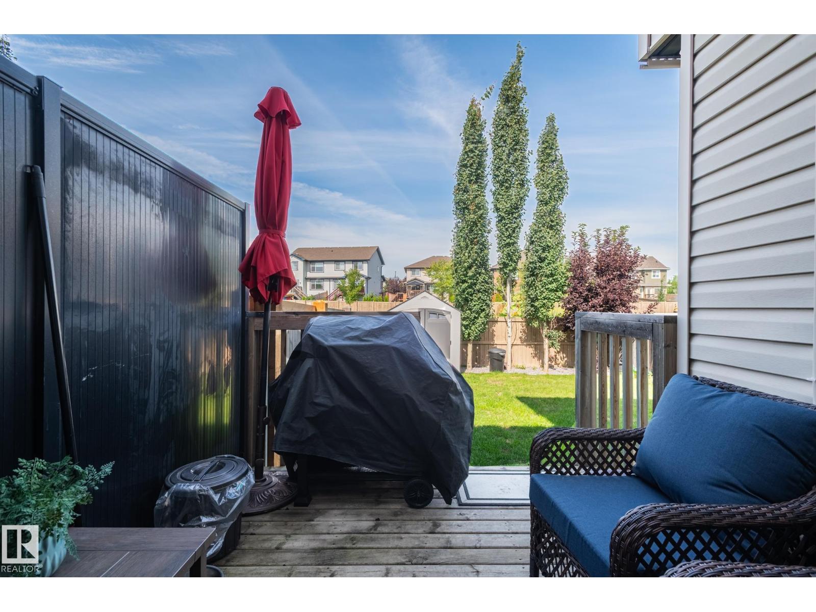 1747 HAMMOND Crescent NW - Photo 33