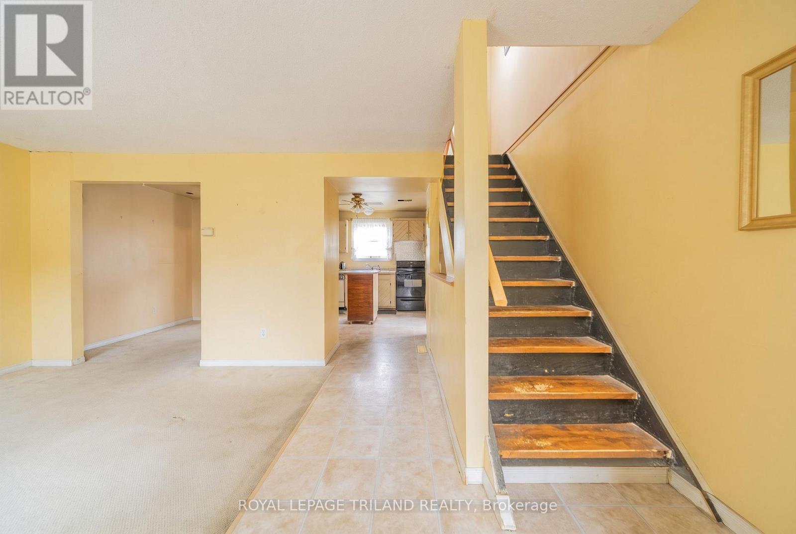 220 ADMIRAL DRIVE - Image 17