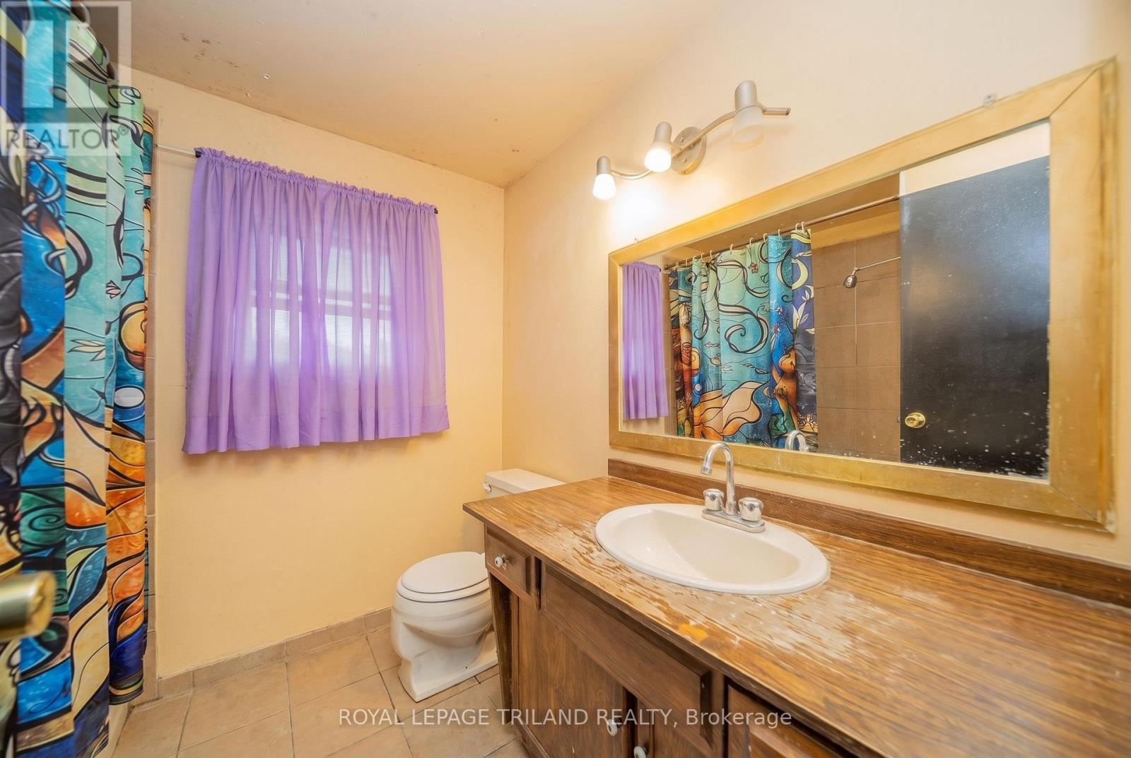 220 ADMIRAL DRIVE - Image 18