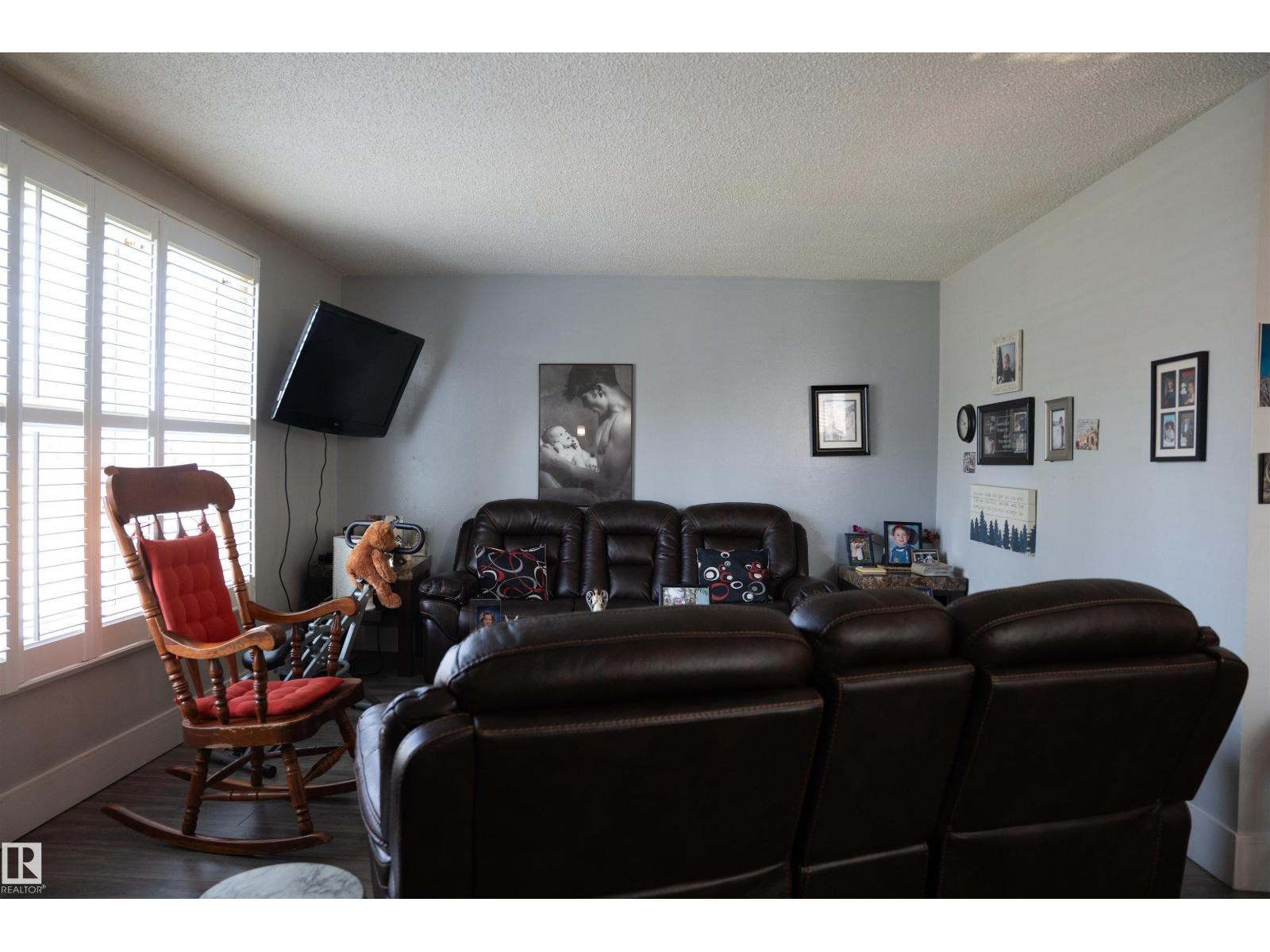 1031 Lakewood Rd North RD NW NW, Tipaskan, Edmonton photo 5