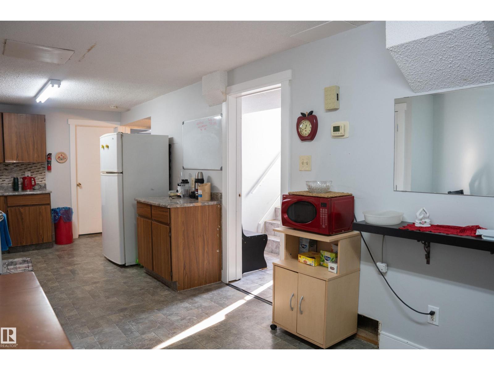 1031 Lakewood Rd North RD NW - 32