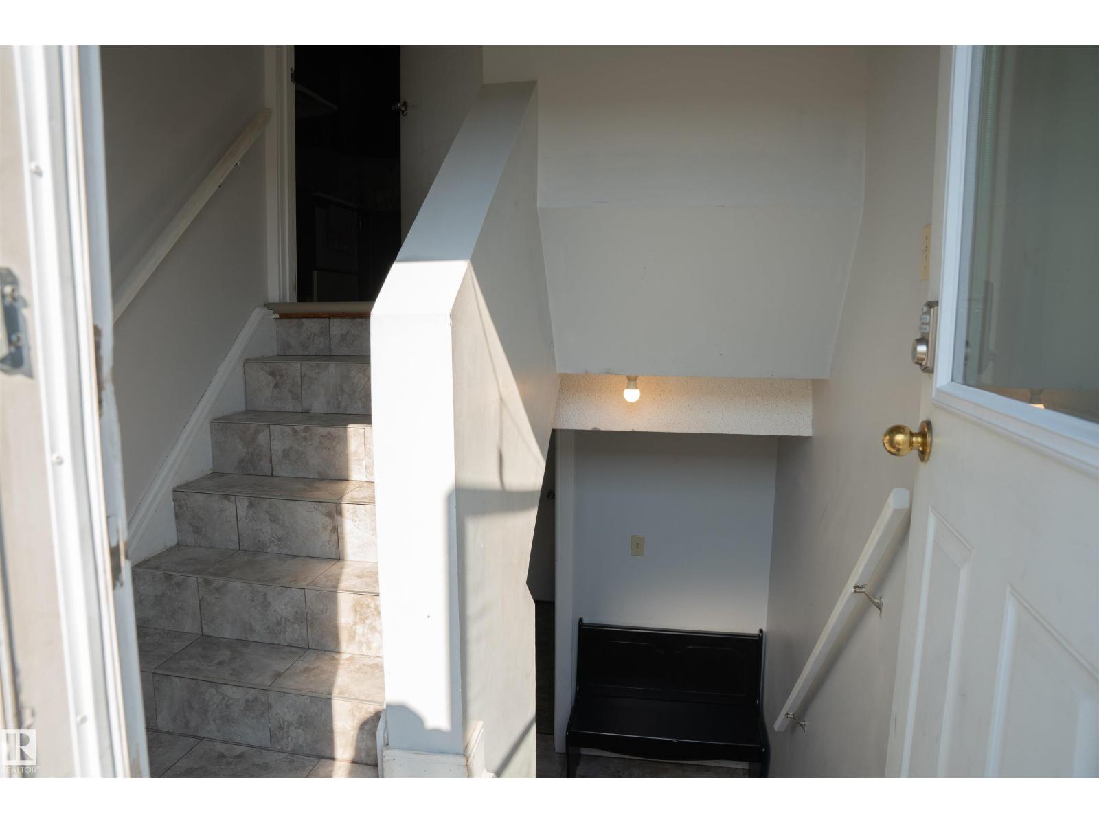 1031 Lakewood Rd North RD NW - Image 33