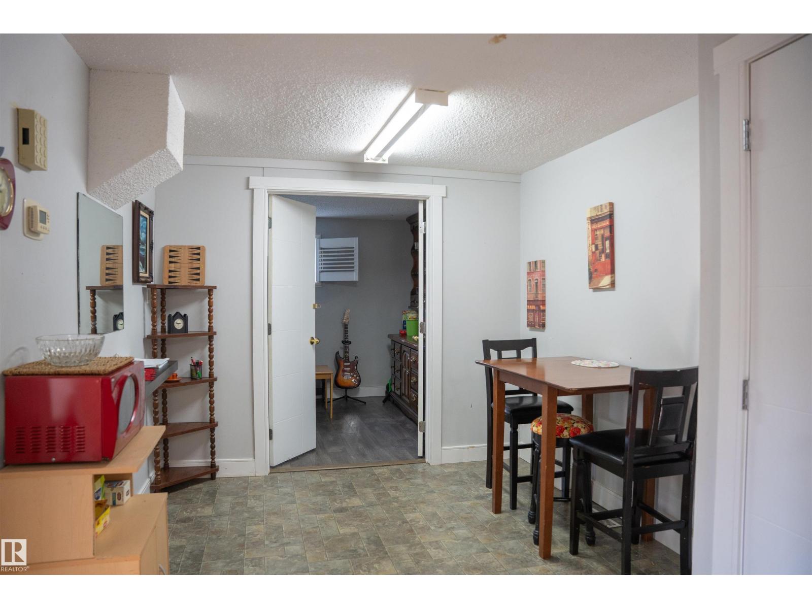 1031 Lakewood Rd North RD NW - Image 28