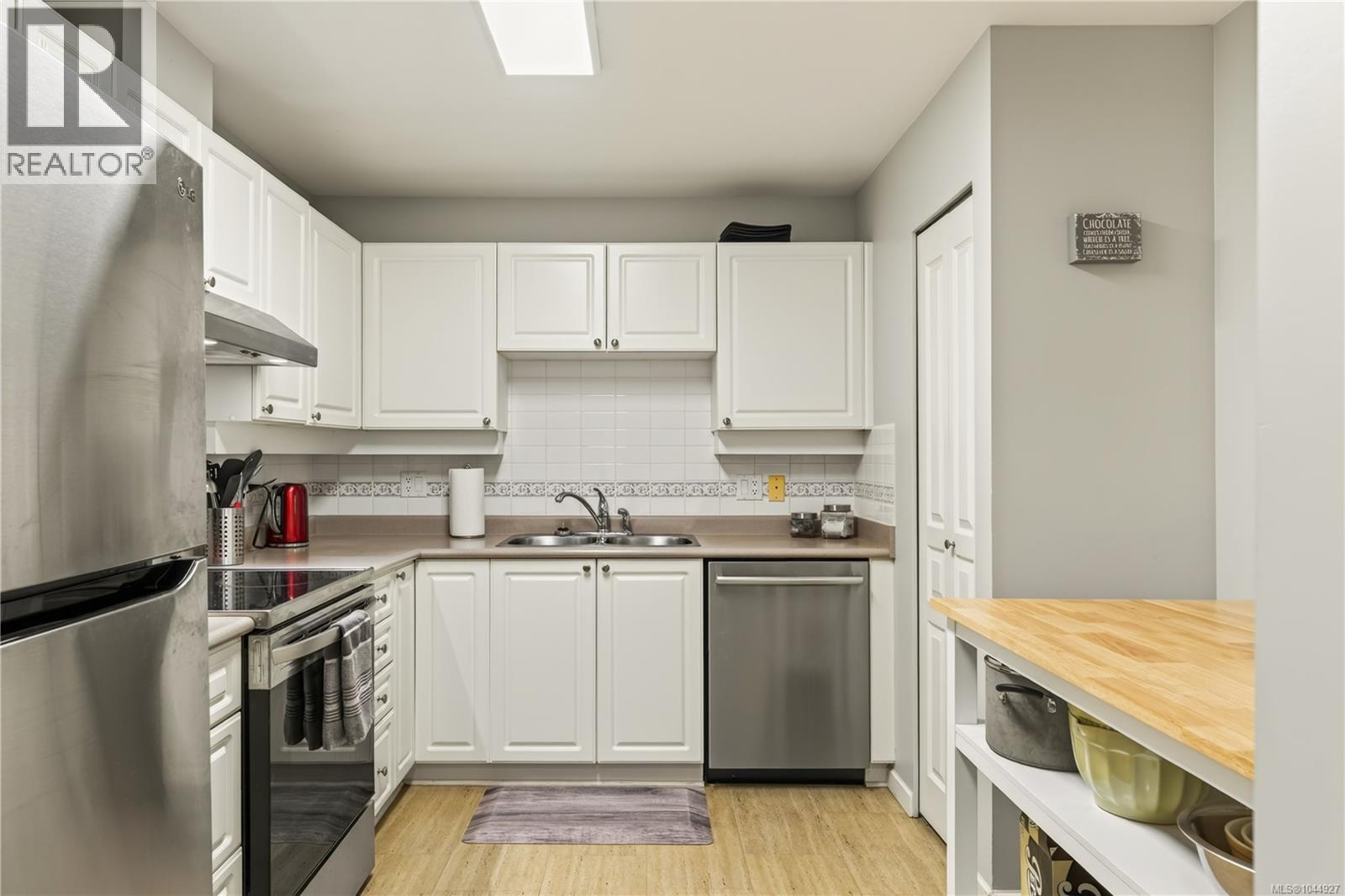 #215 5650 Edgewater Lane - 12