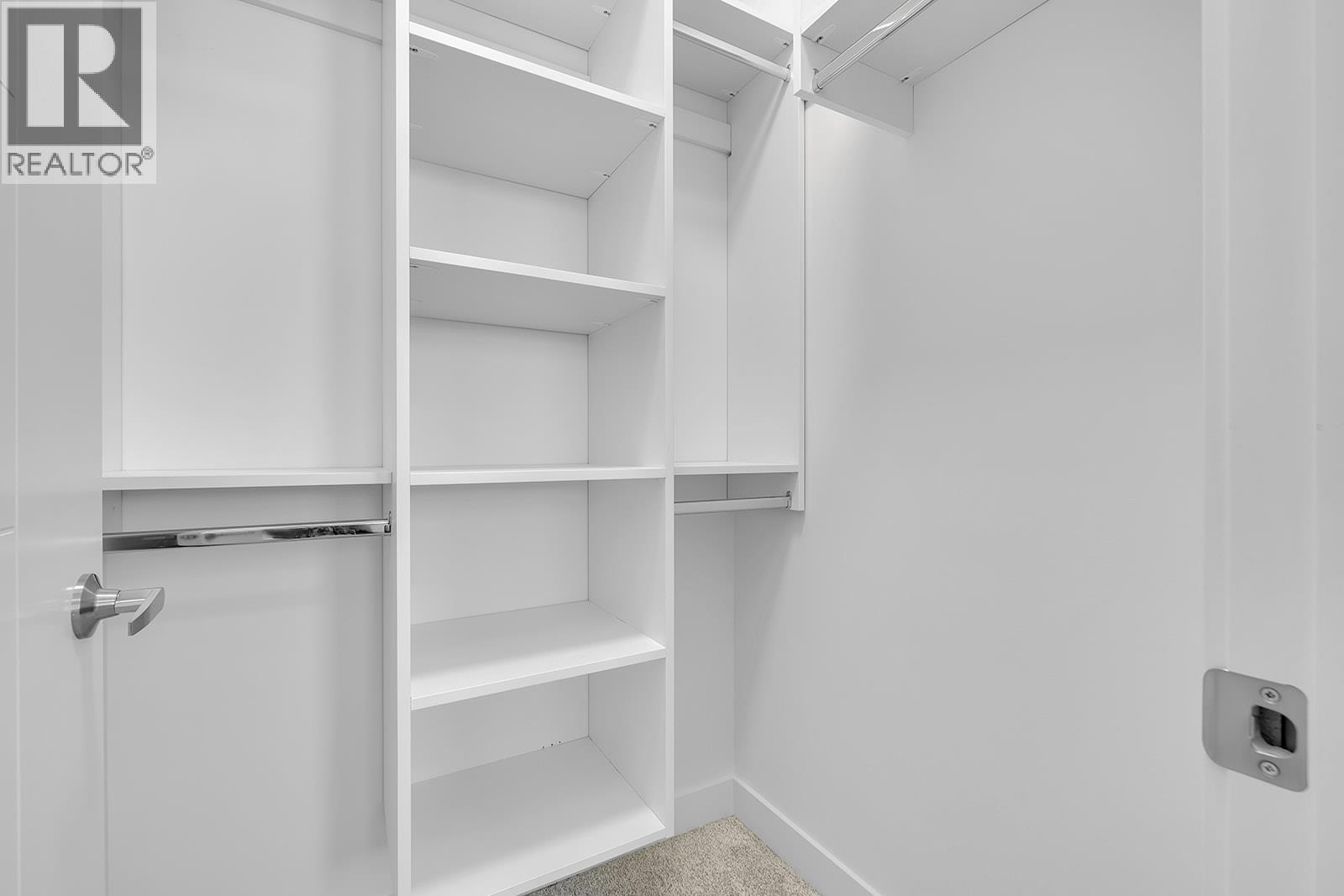 118 5300 Main Street, Kelowna