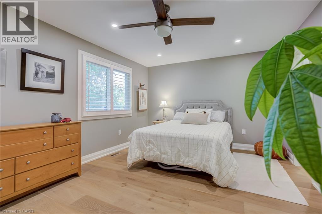 #27 502 BARTON Street - Image 25