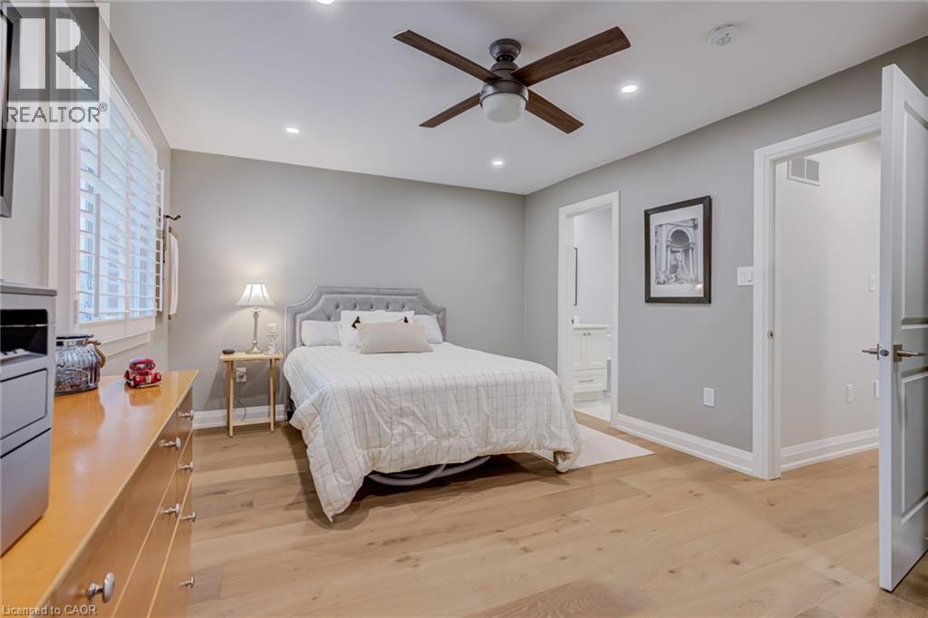 #27 502 BARTON Street - Image 24