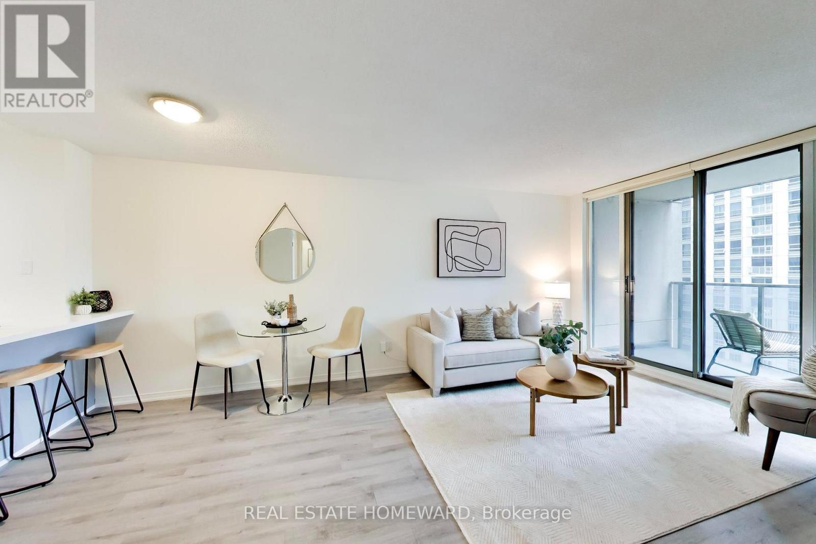 #1511 750 BAY STREET - 2