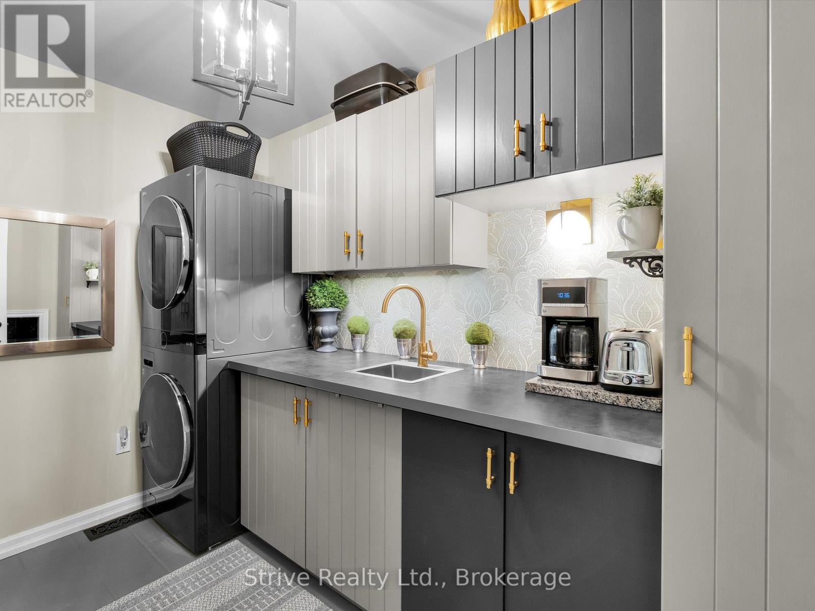 1035 GEORGE ROAD - 12