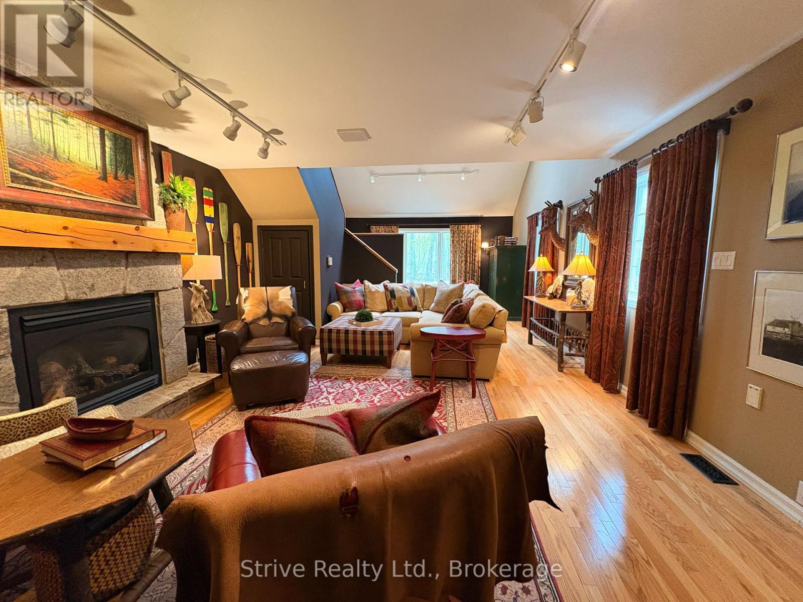 1035 GEORGE ROAD - 23