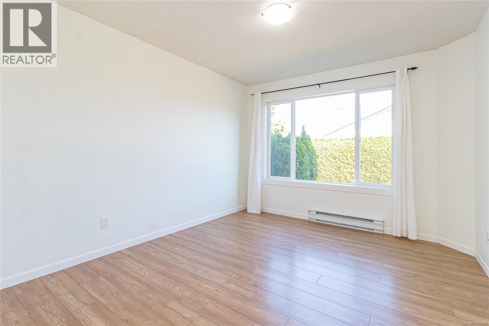 #104 435 Morison Ave - 16