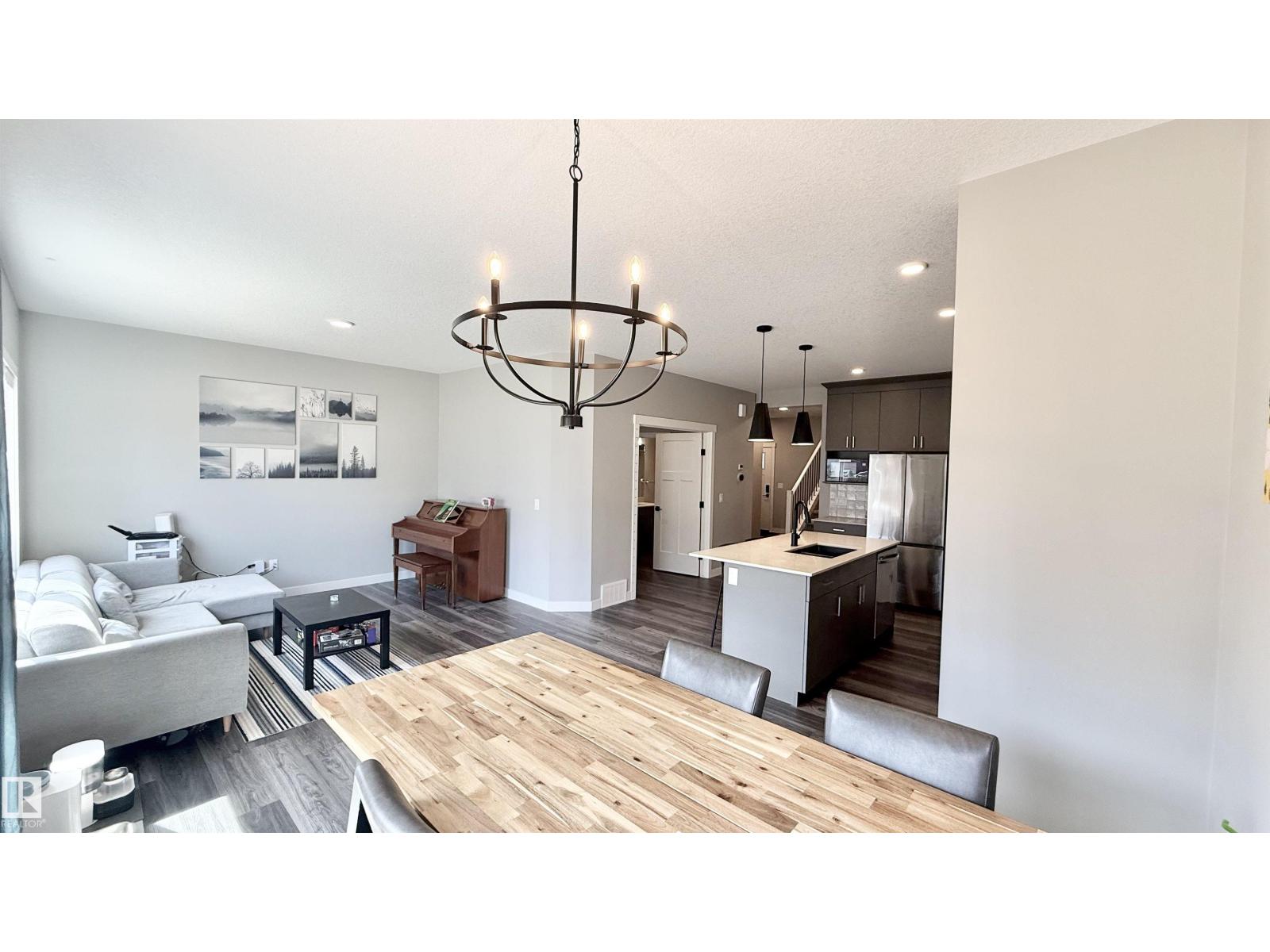 2531 194 ST NW - 11