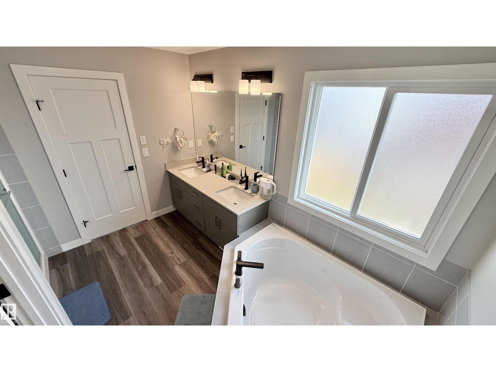 2531 194 ST NW - 32