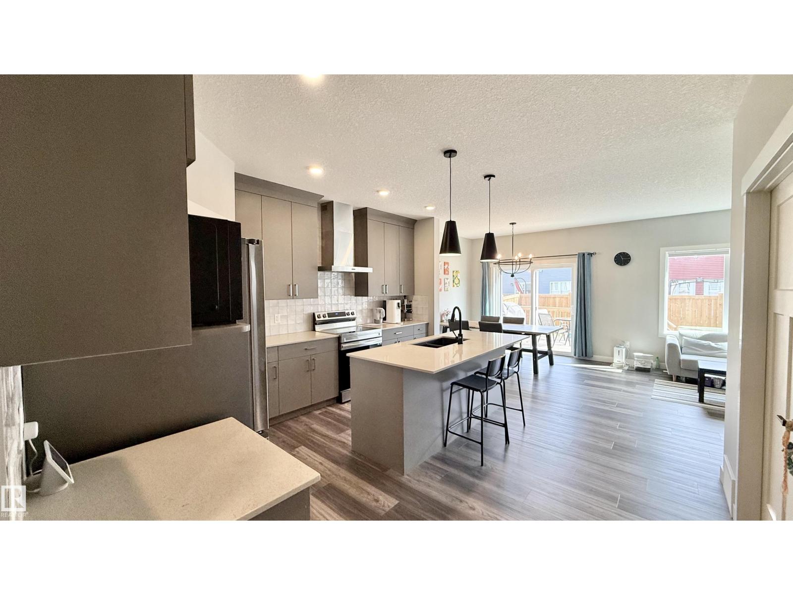 2531 194 ST NW - 7