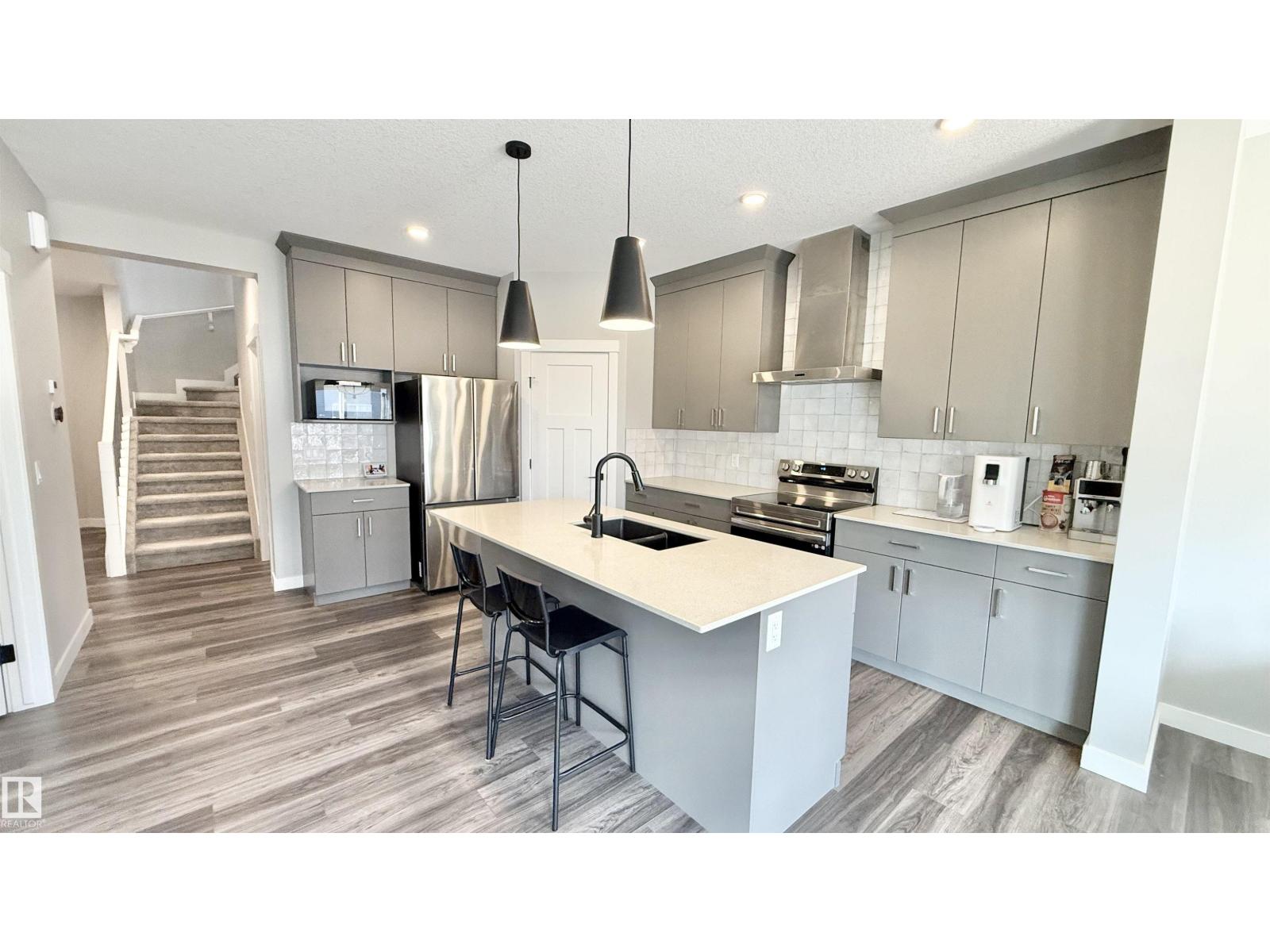 2531 194 ST NW - 9