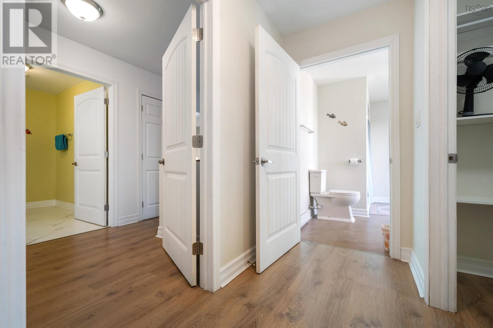 Property 25 of 47 of 275 High Street