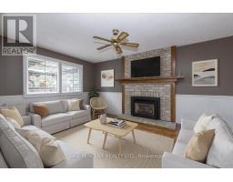 Foyer - 101 Toll Road, East Gwillimbury, ON L9N1G7 Photo 6