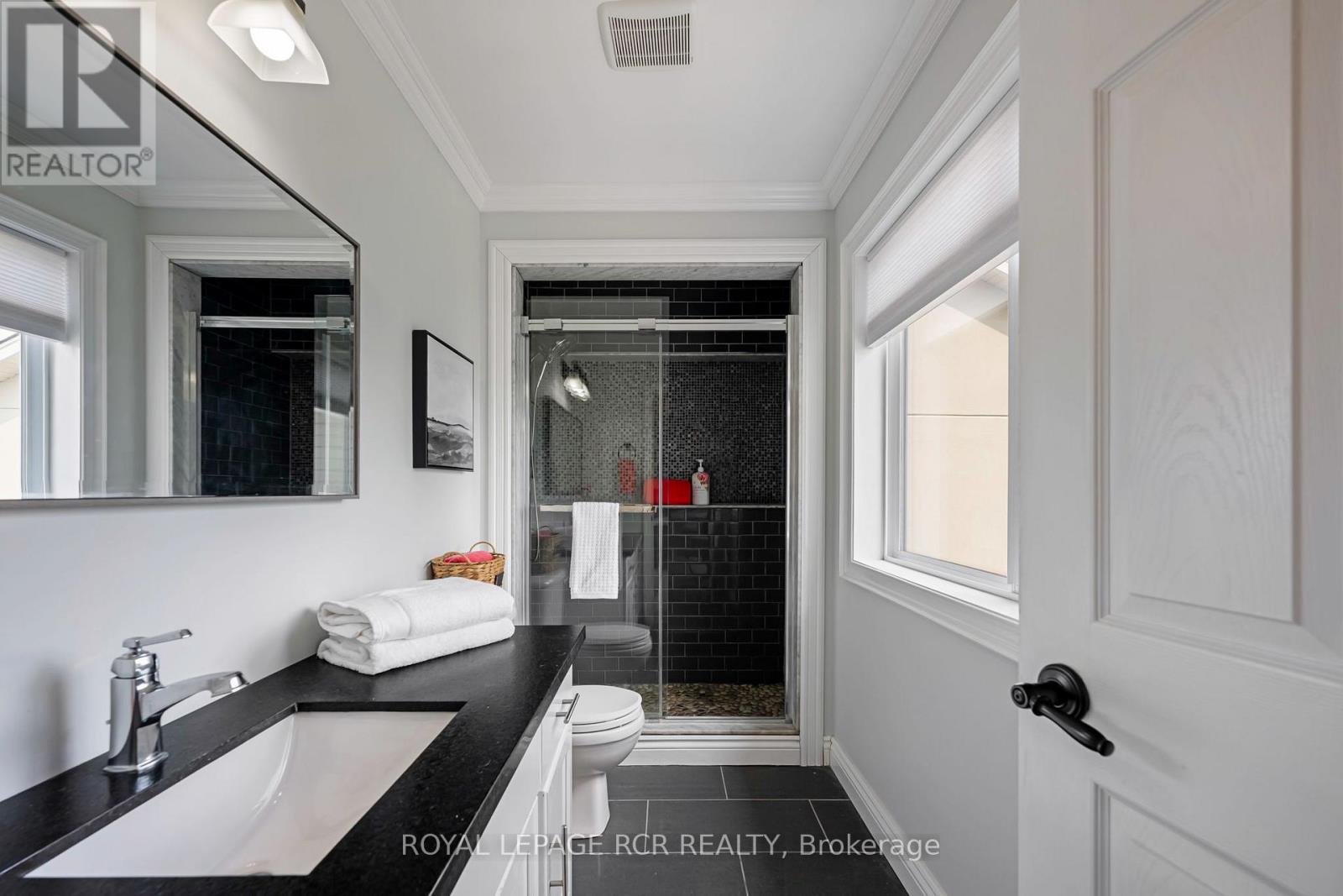 82 SPENCER AVENUE - 12