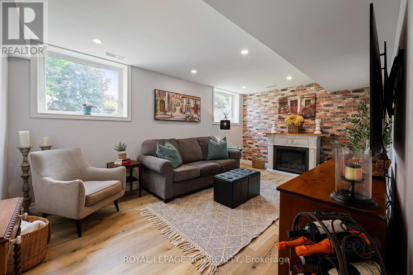 82 SPENCER AVENUE - 14