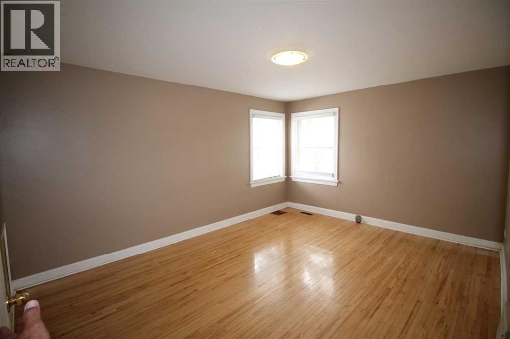 819 9 Avenue South - Photo 11
