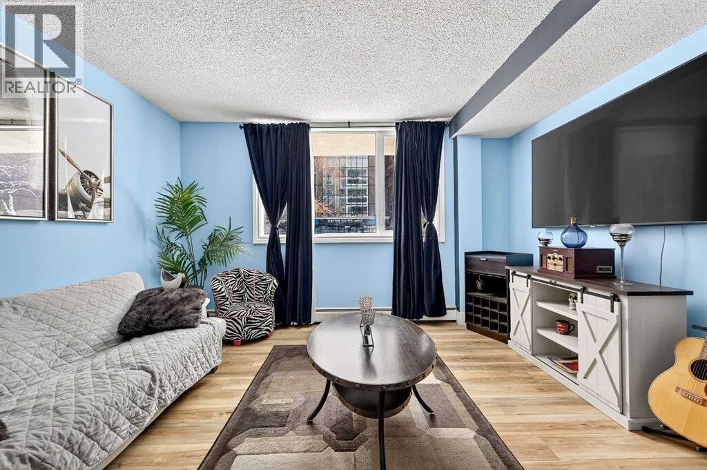 #102 1312 13 Avenue SW - 13