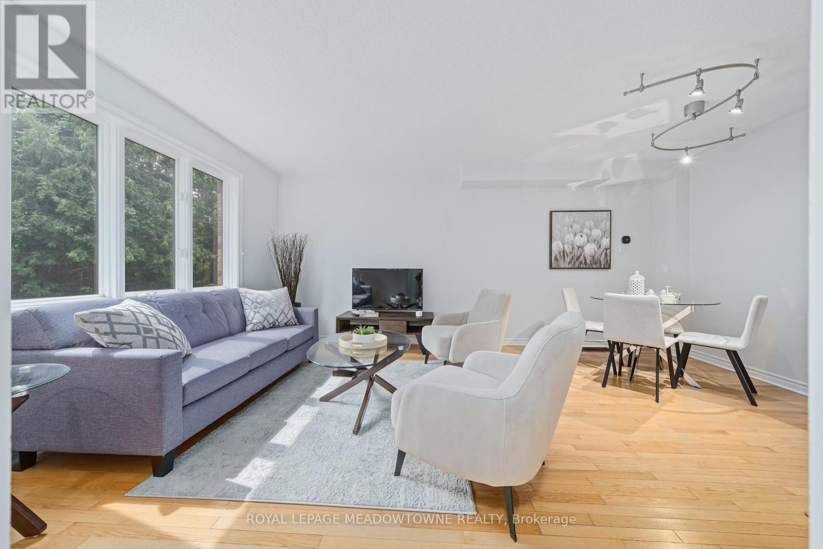 #11 76 RIVER DRIVE - Image 11