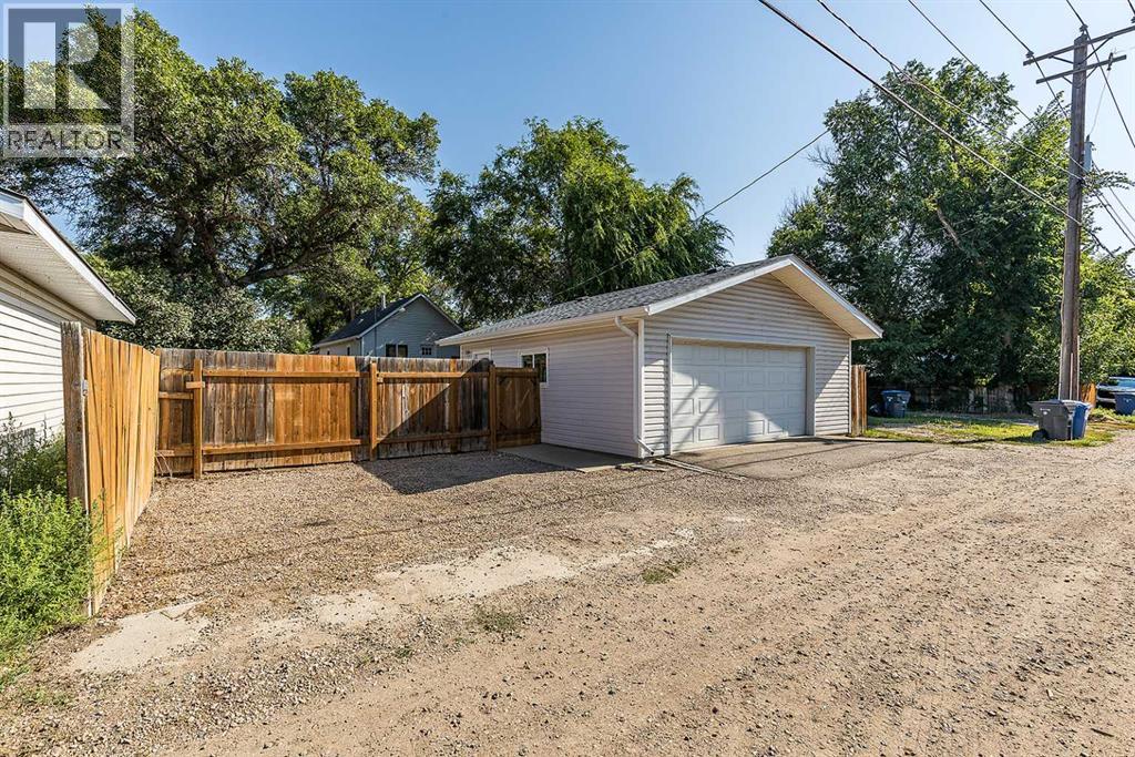 259 3 Street NW - 45